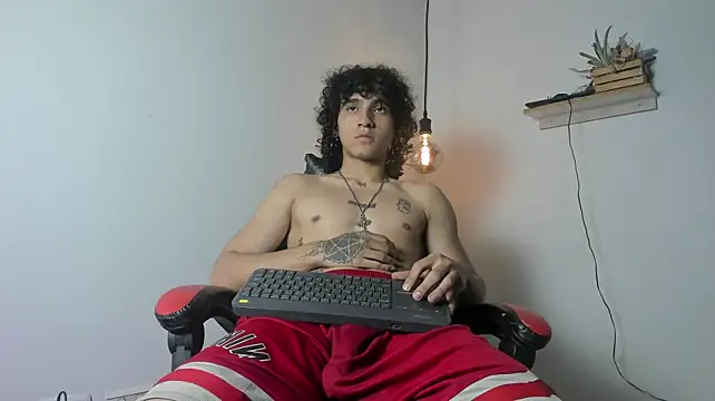 Show modela JackSavage_ na web-kameri