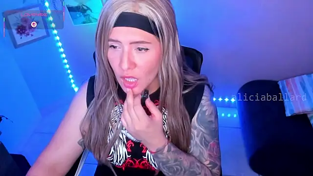 Aliciaballard_ webkamerás műsora