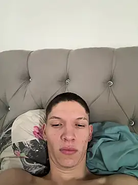 Benjamin_2002 – webcam-show