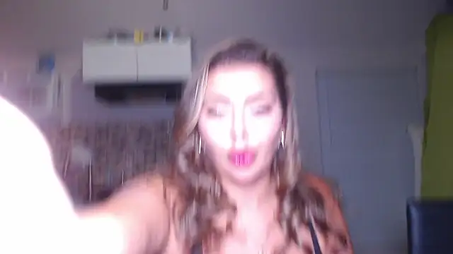 evaroyale's Webcam Show
