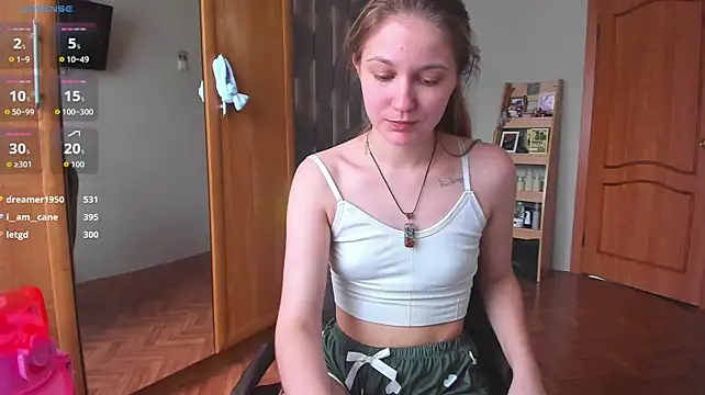 Tiny_Kiss – webcam-show