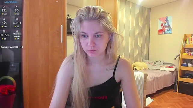 Chat XXX en directo de Tiny_Kiss