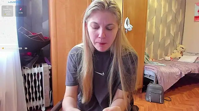 Tiny_Kissn Webbikameraesitys