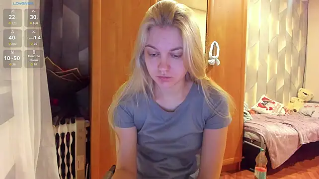 Tiny_Kiss Adlı Modelin Canlı XXX Sohbeti