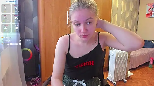 Tiny_Kiss Chat XXX in diretta