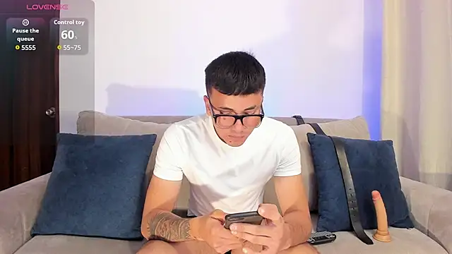 Dylan_Cross Webcamshow