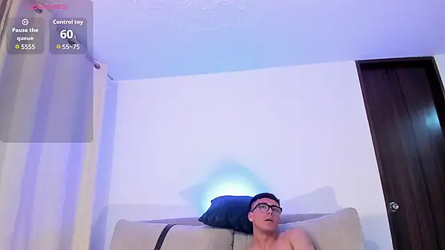 Dylan_Cross webcam show