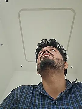 Yash__009 Show in webcam