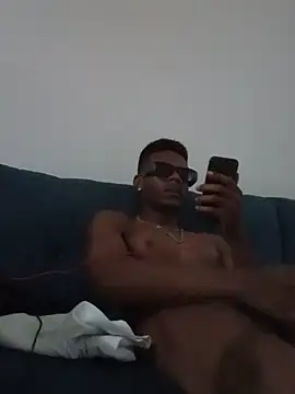 הופעת וובקאם של GurlzLuvJaayBangz