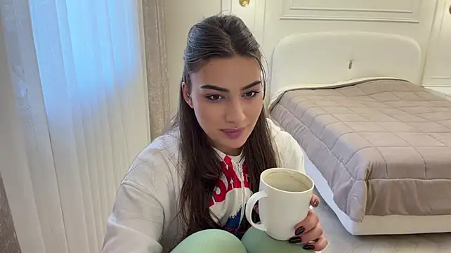 Marnera Adlı Modelin Canlı XXX Sohbeti