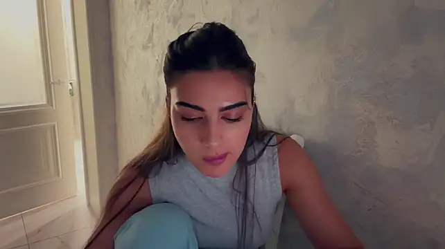 Marnera Show in webcam
