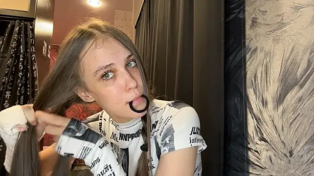 MayeRutleyn Webbikameraesitys