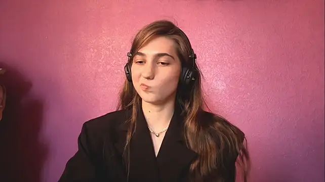 VernieReinicke's Live XXX Chat