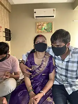horny_ritika webkamerás műsora