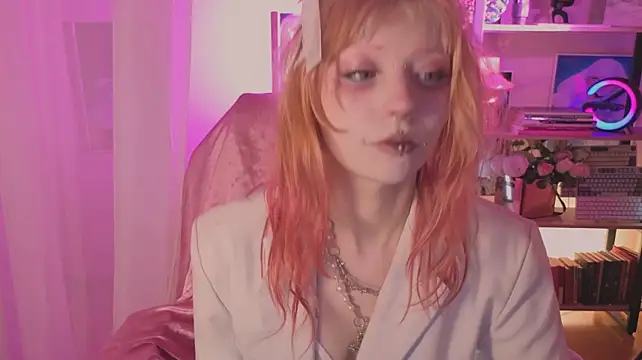 EffieRay's Webcam Show