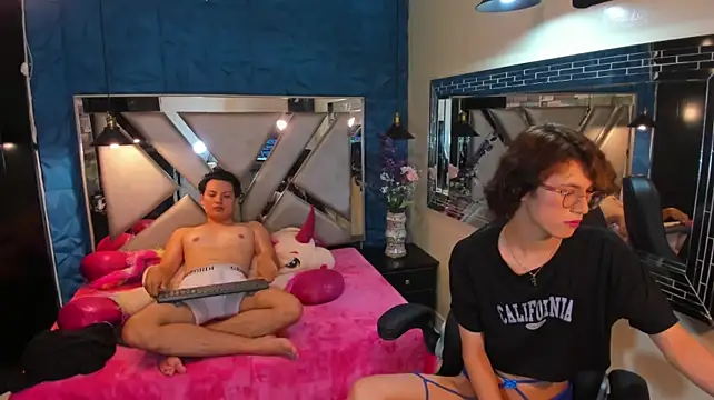 Show modela Oven_And_Jav na web-kameri