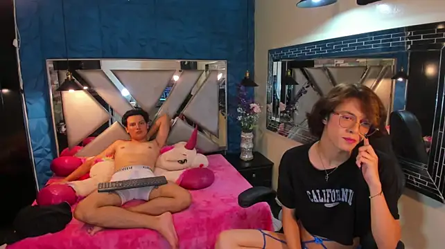 Show de Oven_And_Jav na webcam