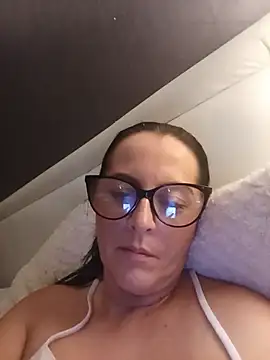 VelvetNaughty-Shem's Webcam Show