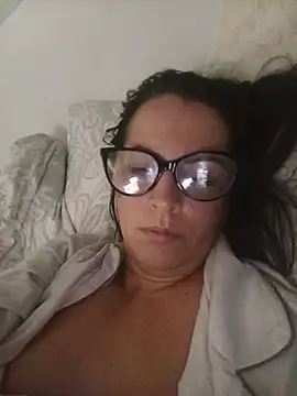 VelvetNaughty-Shem's Webcam Show
