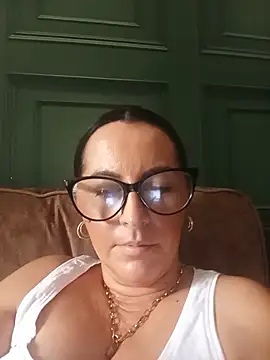 VelvetNaughty-Shem's Webcam Show