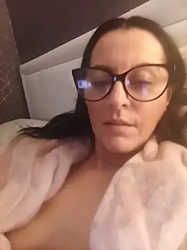 VelvetNaughty-Shem's Webcam Show