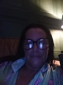 Show modela VelvetNaughty-Shem na web-kameri