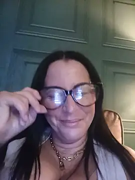 VelvetNaughty-Shem's Webcam Show