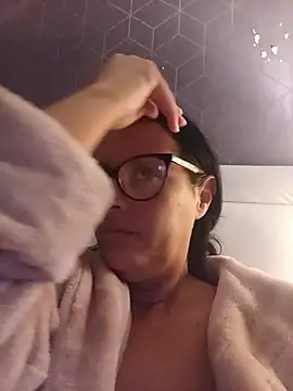 VelvetNaughty-Shem – webcam-show