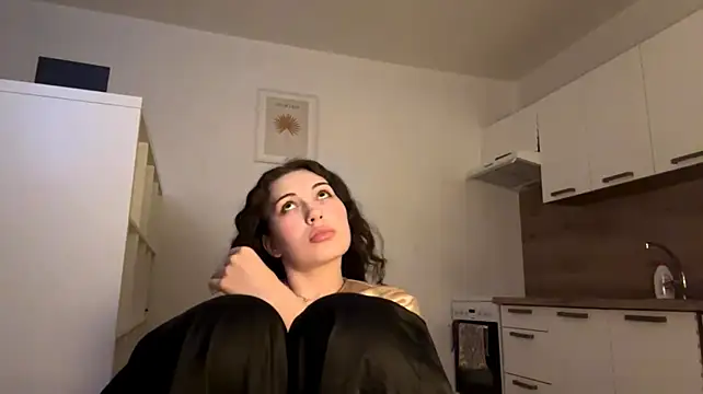 LisetteGhazvini Live XXX-Chat