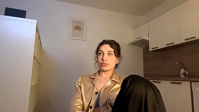 Chat +18 de LisetteGhazvini ao vivo