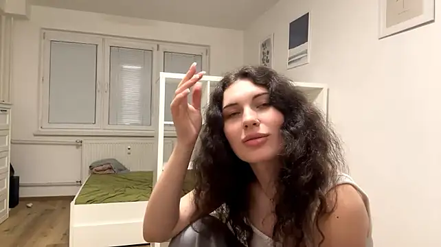 Онлайн чат XXX LisetteGhazvini