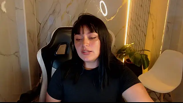 Amber_b_ Chat XXX in diretta