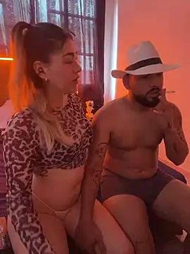 Show modela DarknLightt na web-kameri