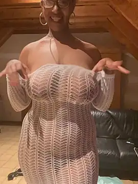 YoungKyraKush Show Webcam