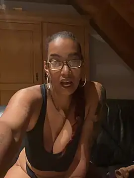Show Webcam de YoungKyraKush
