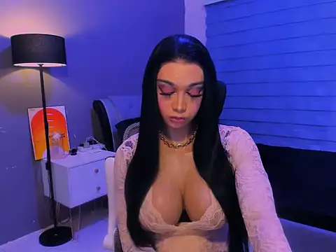 SelenaWhitmore Show in webcam