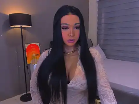 SelenaWhitmore: διαδικτυακό σόου στην κάμερα