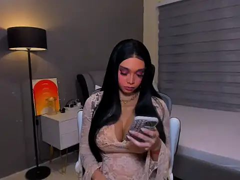 SelenaWhitmore: διαδικτυακό σόου στην κάμερα