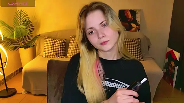 LisaRainbow Adlı Modelin Canlı XXX Sohbeti