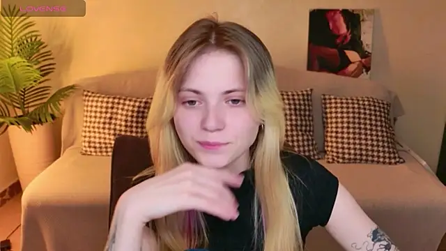 LisaRainbow Adlı Modelin Canlı XXX Sohbeti