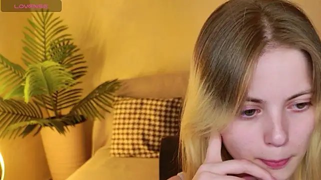 LisaRainbow's Live XXX Chat