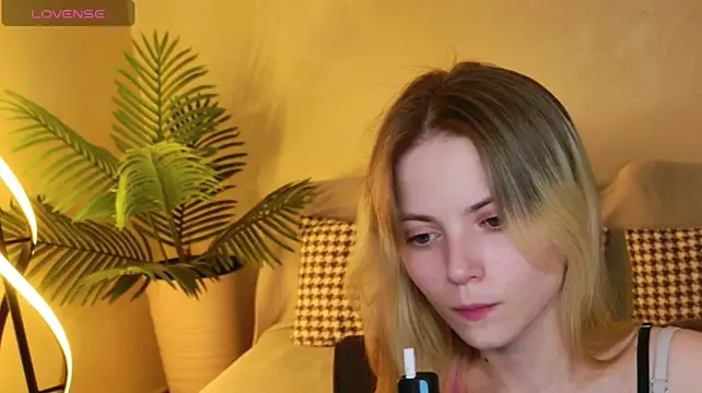 LisaRainbow's Live XXX Chat