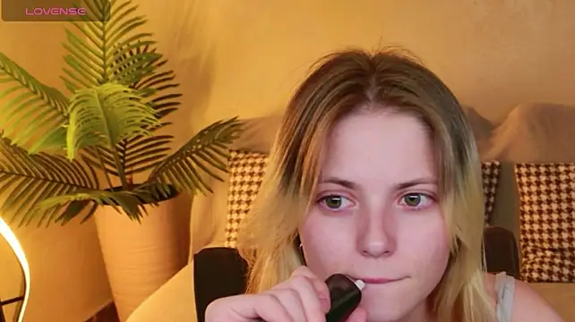 LisaRainbow's Live XXX Chat