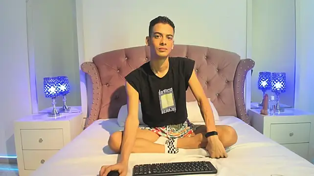 Show modela Axel_Collin7 na web-kameri
