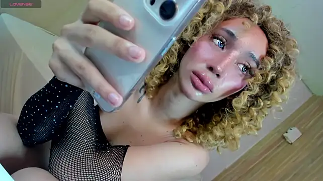 Your_fantasyXgirl's Webcam Show