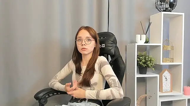 Show modela MaribelAntwi na web-kameri