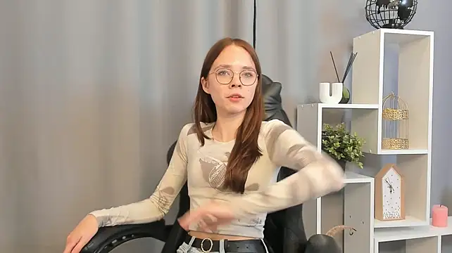 Pertunjukan Kamera Web MaribelAntwi
