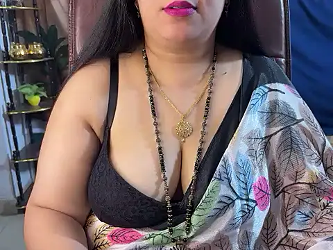 Curvy_Vincy4 Adlı Modelin Web Kamerası Şovu