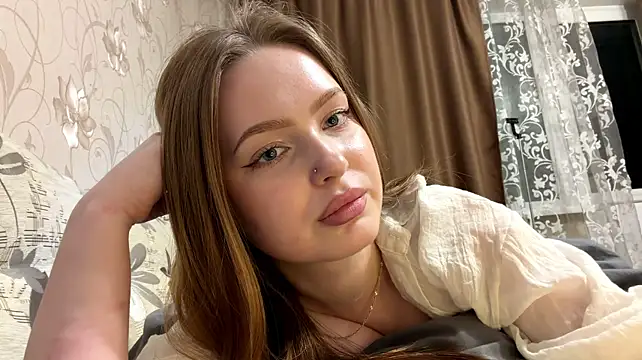 Chat +18 de HarrietteTodhunter ao vivo
