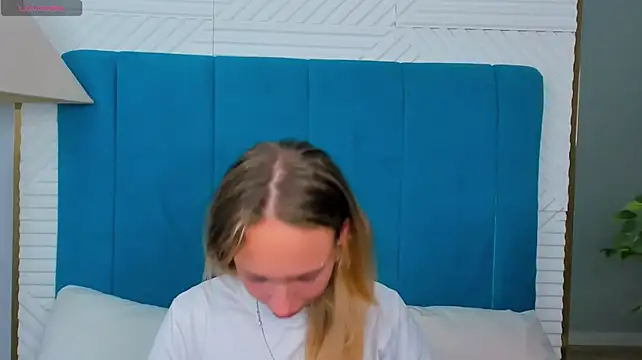 EmmaGil's Webcam Show